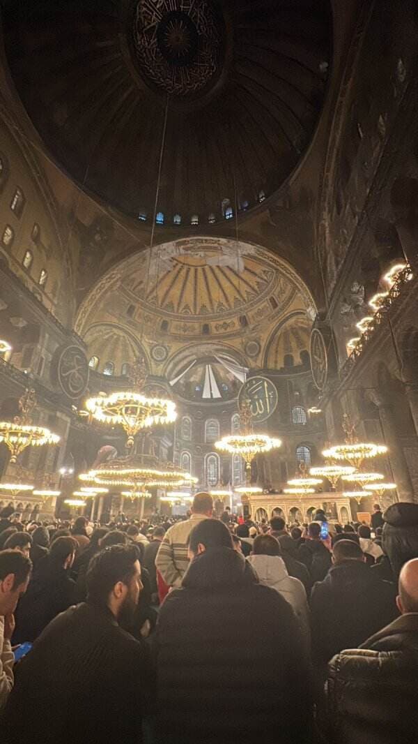 Menikmati Keindahan dan Pesona Masjid Hagia Sophia di Turki