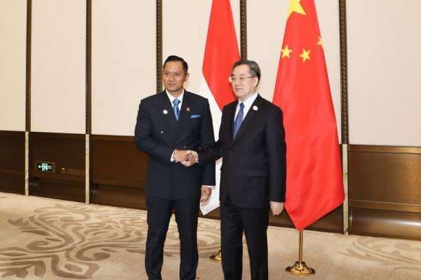 Menko AHY Bertemu Wakil PM China, Ajak Kolaborasi Bangun Infrastruktur di RI Menko AHY Bertemu Wakil PM China, Ajak Kolaborasi Bangun Infrastruktur di RI