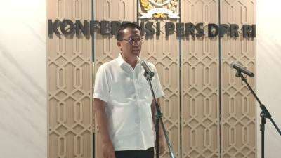 RUU Minerba : Menkum Sebut Bakal Ada Penugasan Khusus ke BUMN hingga Swasta untuk Bantu Kampus RUU Minerba : Menkum Sebut Bakal Ada Penugasan Khusus ke BUMN hingga Swasta untuk Bantu Kampus