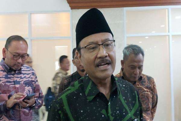 Mensos Bakal Coret Penerima Bansos yang Terbukti Main Judi Online Mensos Bakal Coret Penerima Bansos yang Terbukti Main Judi Online