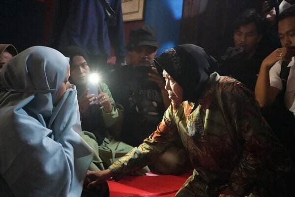    Mensos Risma Tinjau Korban Bencana di Bandung Barat   