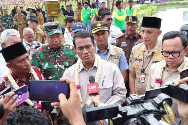 Mentan Klaim Harga Beras Berangsur Turun Saat SPHP Mulai Masif Mentan Klaim Harga Beras Berangsur Turun Saat SPHP Mulai Masif