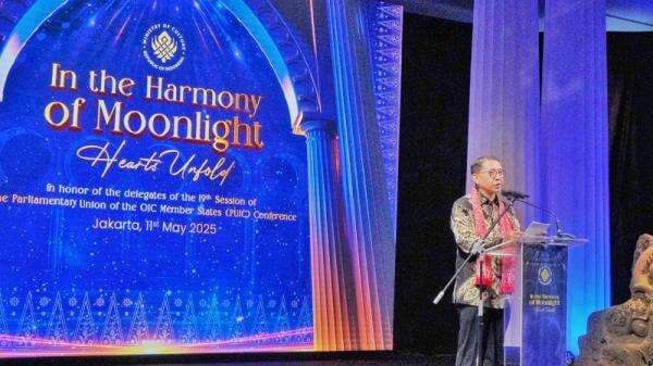 Sambut Delegasi Parlemen OKI, Fadli Zon Tekankan Pentingnya Diplomasi Budaya Sambut Delegasi Parlemen OKI, Fadli Zon Tekankan Pentingnya Diplomasi Budaya