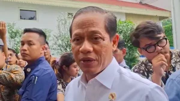 Menteri LH Siapkan Langkah Hukum Usai 4 IUP Tambang Raja Ampat Dicabut Menteri LH Siapkan Langkah Hukum Usai 4 IUP Tambang Raja Ampat Dicabut