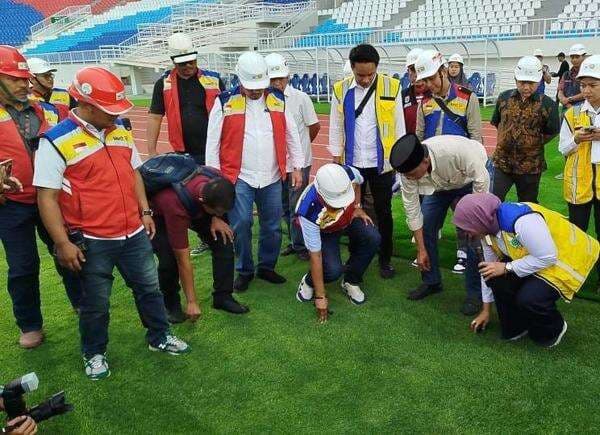Menteri PU Klaim Thom Haye Bisa Mulus Selebrasi <i>Knee Slide</i> di Stadion Kanjuruhan Menteri PU Klaim Thom Haye Bisa Mulus Selebrasi <i>Knee Slide</i> di Stadion Kanjuruhan