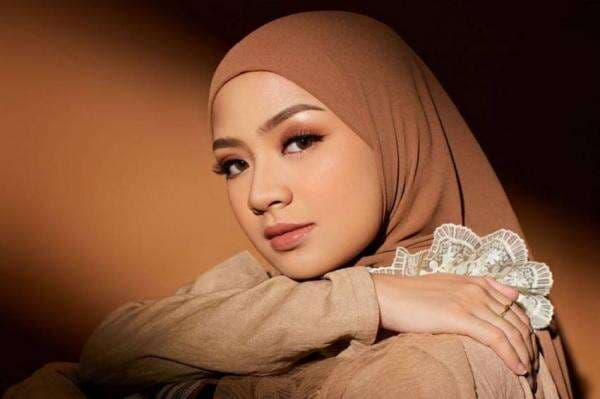 Menulis Lirik Bareng Ghea Indrawari, Nashwa Zahira Merilis Single Baru Berjudul Temu Bahagia Menulis Lirik Bareng Ghea Indrawari, Nashwa Zahira Merilis Single Baru Berjudul Temu Bahagia