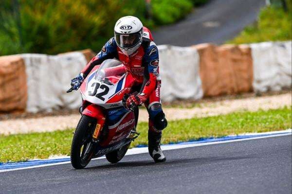 Merah Putih Berkibar di Podium Eropa! Ramadhipa Ukir Sejarah di European Talent Cup Portugal 2025 Merah Putih Berkibar di Podium Eropa! Ramadhipa Ukir Sejarah di European Talent Cup Portugal 2025