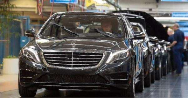 Penjualan Mercedes-Benz Turun 9 Persen Imbas Kebijakan Tarif Trump Penjualan Mercedes-Benz Turun 9 Persen Imbas Kebijakan Tarif Trump