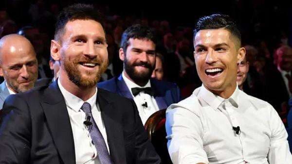 Cristiano Ronaldo Diam-Diam Telepon Lionel Messi Sebelum Ballon dOr Diumumkan Cristiano Ronaldo Diam-Diam Telepon Lionel Messi Sebelum Ballon dOr Diumumkan