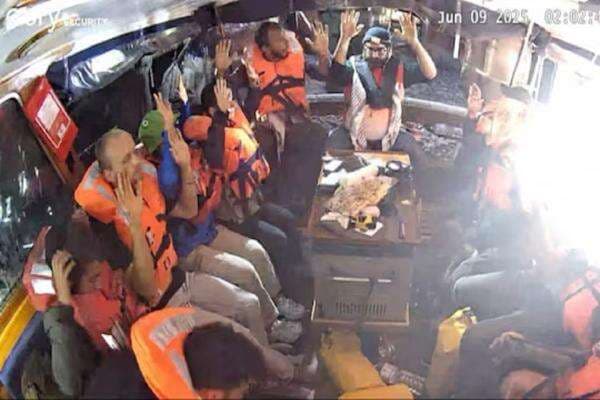 Militer Israel Culik Aktivis Greta Thunberg saat Kapalnya Hendak Kirim Bantuan ke Gaza Militer Israel Culik Aktivis Greta Thunberg saat Kapalnya Hendak Kirim Bantuan ke Gaza