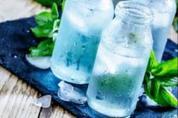 Minum Air Putih Dingin Berbahaya bagi Kesehatan Ginjal, Mitos atau Fakta?