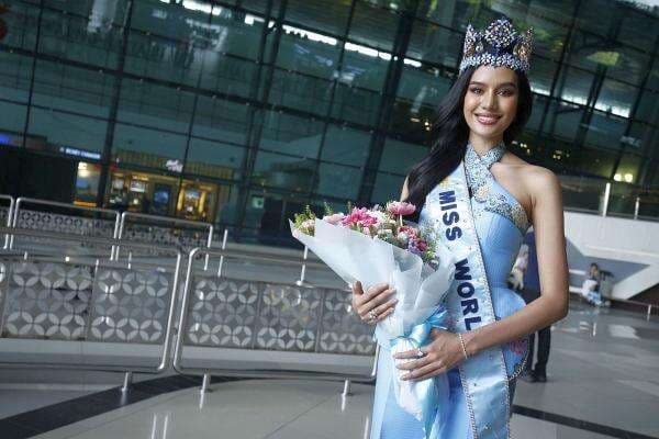 Miss World 2025 Suchata Chuangsri Lirik Budaya dan Tradisi Indonesia, Candi Bersejarah Jadi Tujuannya! Miss World 2025 Suchata Chuangsri Lirik Budaya dan Tradisi Indonesia, Candi Bersejarah Jadi Tujuannya!