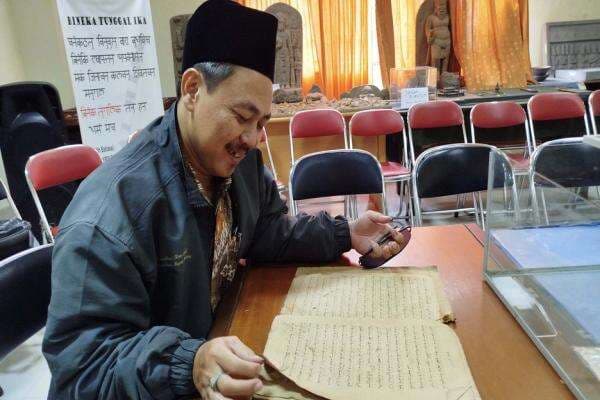 Misteri Nisan Abad 15 Penyebar Pertama Agama Islam di Malang Raya Misteri Nisan Abad 15 Penyebar Pertama Agama Islam di Malang Raya