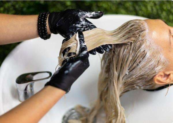 Mitos atau Fakta, Pewarna Rambut Bisa Berakibat Fatal jika Tak Lakukan Tes Alergi Mitos atau Fakta, Pewarna Rambut Bisa Berakibat Fatal jika Tak Lakukan Tes Alergi