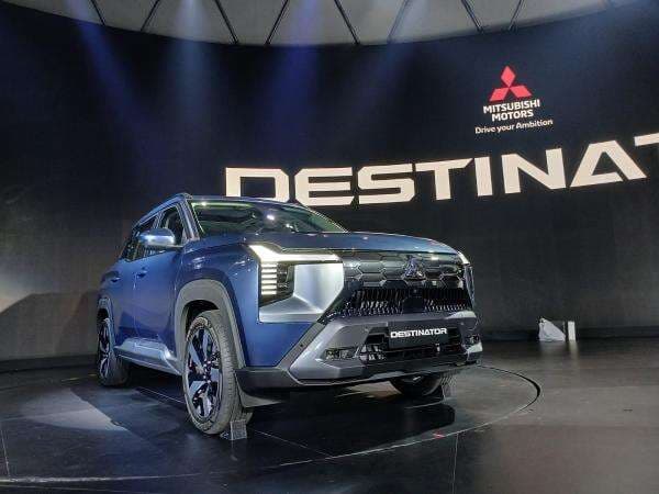 Spesifikasi Mitsubishi Destinator, SUV 7 Seater dengan Mesin Turbo Spesifikasi Mitsubishi Destinator, SUV 7 Seater dengan Mesin Turbo