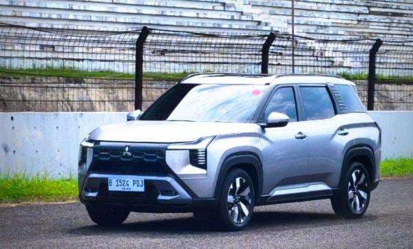 Menjajal SUV Keluarga Mitsubishi Destinator, Intip Ketangguhan dan Kenyamanannya Menjajal SUV Keluarga Mitsubishi Destinator, Intip Ketangguhan dan Kenyamanannya