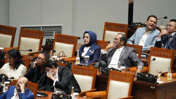 MK Putuskan Sekolah Swasta Gratis, Anggota Komisi X DPR Sebut Anggaran Pendidikan Masih Terlalu Kecil MK Putuskan Sekolah Swasta Gratis, Anggota Komisi X DPR Sebut Anggaran Pendidikan Masih Terlalu Kecil