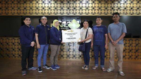 MNC Life Berikan Klaim Asuransi Jiwa Senilai Rp500 Juta kepada Keluarga Tertanggung MNC Life Berikan Klaim Asuransi Jiwa Senilai Rp500 Juta kepada Keluarga Tertanggung