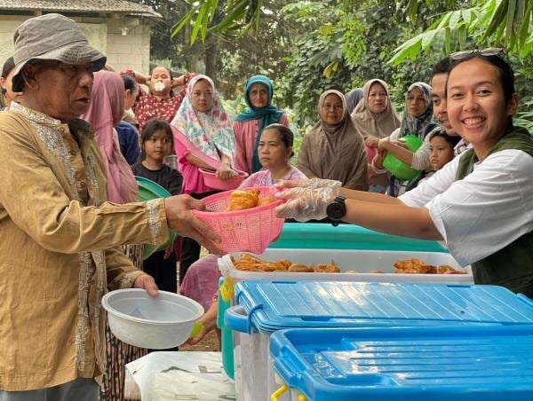 MNC Peduli dan Park Hyatt Jakarta Salurkan Makanan Bergizi ke Keluarga Petani di Bogor MNC Peduli dan Park Hyatt Jakarta Salurkan Makanan Bergizi ke Keluarga Petani di Bogor