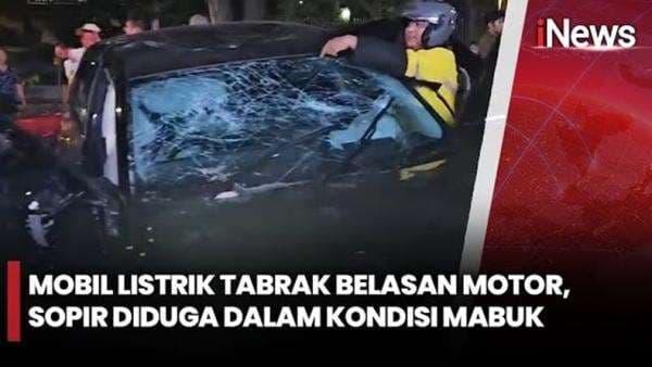 Detik-Detik Mencekam Mobil Listrik Tabrak Puluhan Motor di Sunter, Sopir Diduga Mabuk Detik-Detik Mencekam Mobil Listrik Tabrak Puluhan Motor di Sunter, Sopir Diduga Mabuk