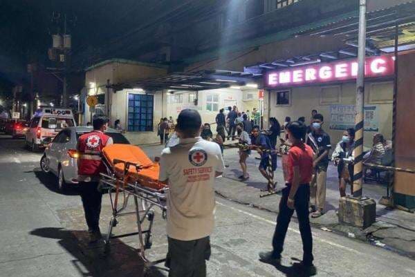 Mobil Seruduk Kerumunan Jemaat Prosesi Jumat Agung, 2 Orang Tewas Mobil Seruduk Kerumunan Jemaat Prosesi Jumat Agung, 2 Orang Tewas