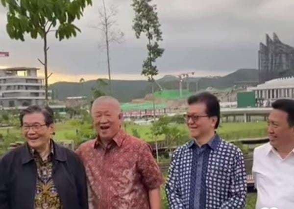 Momen 9 Naga Tertawa Lepas di IKN saat Bahas Proyek Raksasa Momen 9 Naga Tertawa Lepas di IKN saat Bahas Proyek Raksasa