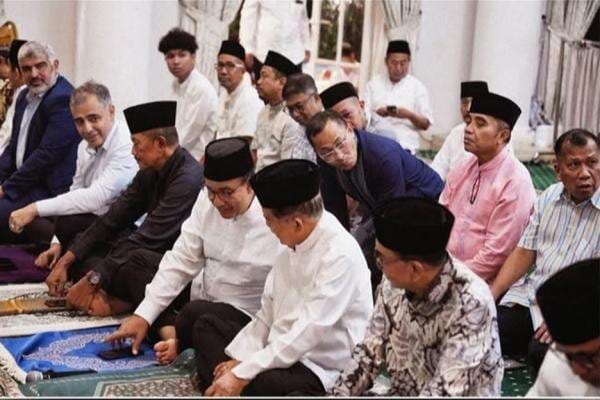 Momen Anies Bukber di Kediaman JK: Menyerap Kebijaksanaan dari Seorang Mentor Momen Anies Bukber di Kediaman JK: Menyerap Kebijaksanaan dari Seorang Mentor
