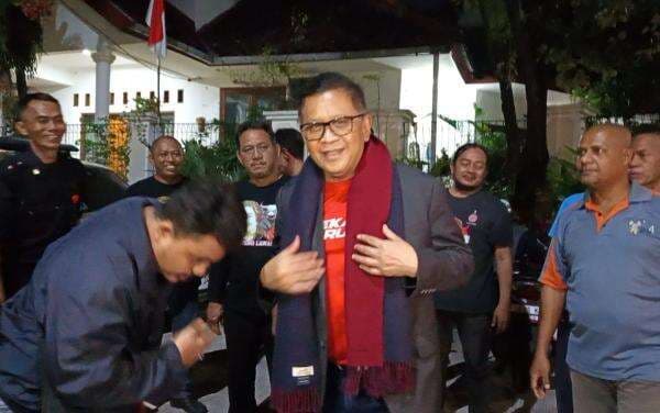 Momen Hasto Kristiyanto Pulang ke Rumah usai Bebas dari Rutan KPK Momen Hasto Kristiyanto Pulang ke Rumah usai Bebas dari Rutan KPK