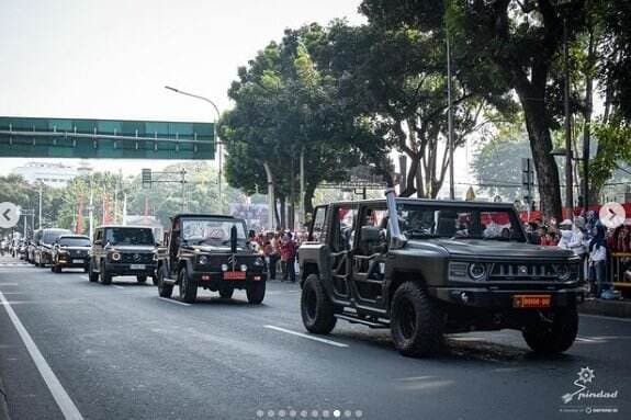 Momen Paskibraka Bawa Bendera Pusaka Merah Putih dan Teks Proklamasi ke IKN Naik Maung Momen Paskibraka Bawa Bendera Pusaka Merah Putih dan Teks Proklamasi ke IKN Naik Maung