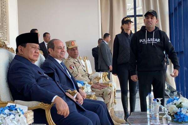 Momen Prabowo dan El-Sisi Mendadak Sambangi Akmil Mesir, Tinjau Arena Pacuan Kuda Momen Prabowo dan El-Sisi Mendadak Sambangi Akmil Mesir, Tinjau Arena Pacuan Kuda