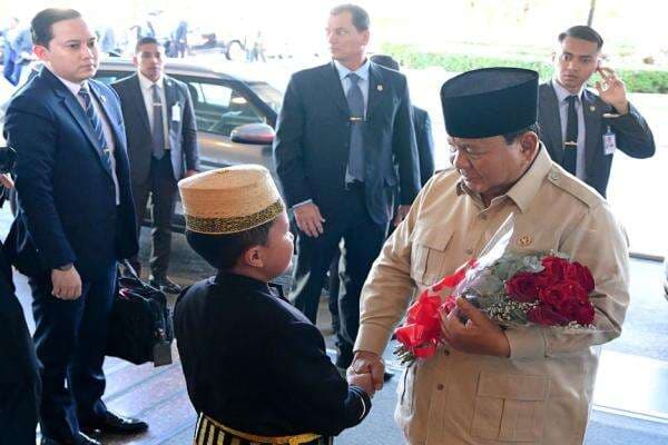 Momen Prabowo Disambut Hangat Diaspora Indonesia di Brasil Momen Prabowo Disambut Hangat Diaspora Indonesia di Brasil