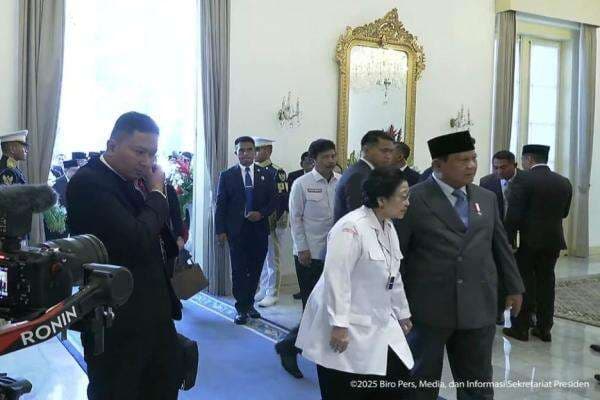 Momen Prabowo-Megawati Ngobrol Berdua usai Upacara Hari Lahir Pancasila Momen Prabowo-Megawati Ngobrol Berdua usai Upacara Hari Lahir Pancasila