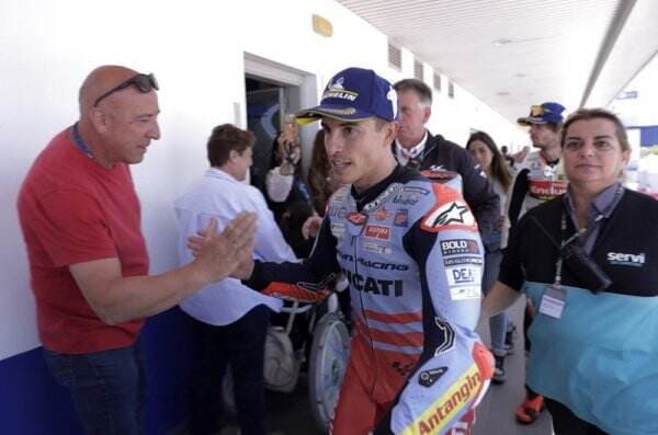 Momen Valentino Rossi Buang Muka ketika Marc Marquez Joget di Podium Usai MotoGP Spanyol 2024