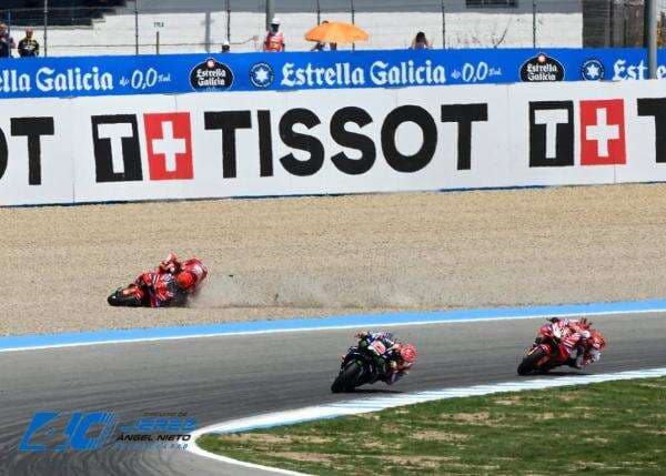 Momen Bahagia Valentino Rossi Tertawakan Marc Marquez saat Crash di Sirkuit Jerez pada MotoGP Spanyol 2025 Momen Bahagia Valentino Rossi Tertawakan Marc Marquez saat Crash di Sirkuit Jerez pada MotoGP Spanyol 2025