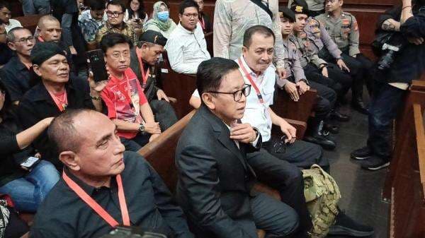 Momen Edy Rahmayadi hingga Oegroseno Hadir di Sidang Hasto Hari Ini Momen Edy Rahmayadi hingga Oegroseno Hadir di Sidang Hasto Hari Ini