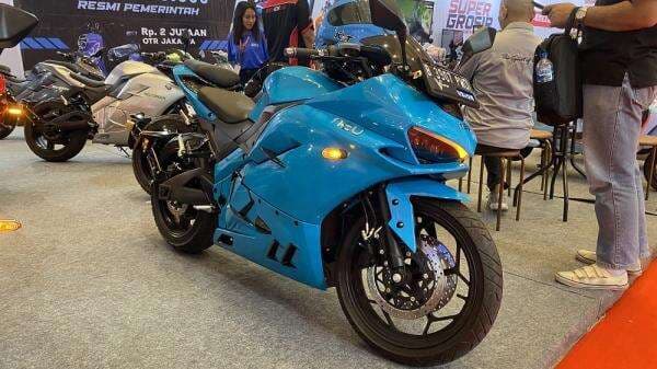 Motor Listrik yang Dipakai Gibran Kampanye Mejeng di IIMS 2024, Berapa Harganya? Motor Listrik yang Dipakai Gibran Kampanye Mejeng di IIMS 2024, Berapa Harganya?