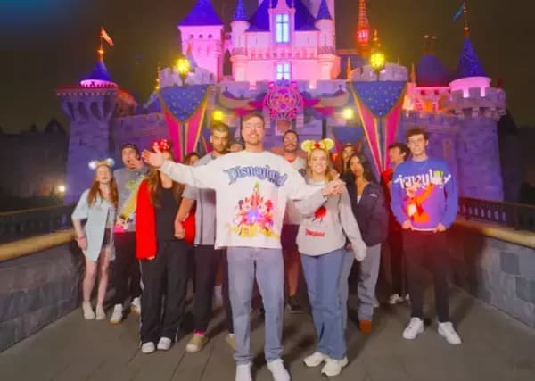MrBeast Habiskan Rp8,1 Miliar untuk Kencan Romantis, Sewa Satu Disneyland! MrBeast Habiskan Rp8,1 Miliar untuk Kencan Romantis, Sewa Satu Disneyland!