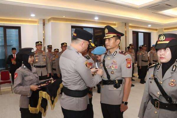 Mutasi Polres Tangsel: Wakapolres hingga Kapolsek Berganti, Ada Sosok Polwan Cantik Mutasi Polres Tangsel: Wakapolres hingga Kapolsek Berganti, Ada Sosok Polwan Cantik