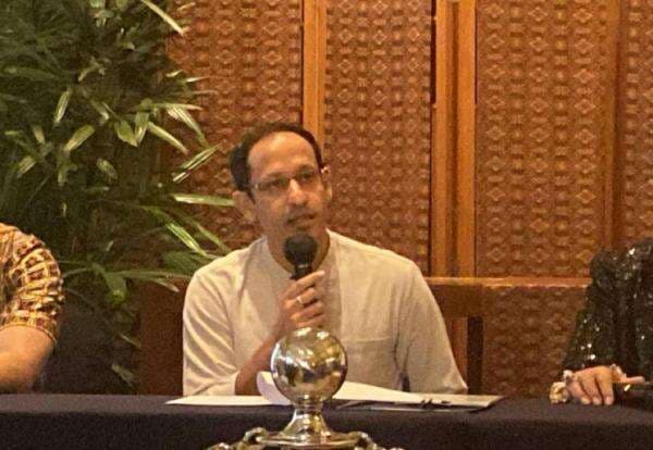 Nadiem Jelaskan Awal Mula Pengadaan Laptop Chromebook Rp9,9 Triliun Nadiem Jelaskan Awal Mula Pengadaan Laptop Chromebook Rp9,9 Triliun