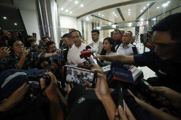 Kejagung Tak Tutup Peluang Tetapkan Nadiem Jadi Tersangka Kasus Korupsi Laptop Kejagung Tak Tutup Peluang Tetapkan Nadiem Jadi Tersangka Kasus Korupsi Laptop