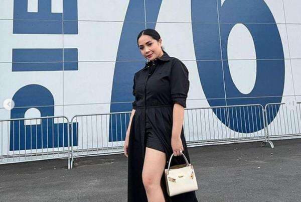 Nagita Slavina Pakai Gantungan Tas Mini Seharga Rp7 Juta, Netizen: Bisa Cicil KPR 2 Bulan Nagita Slavina Pakai Gantungan Tas Mini Seharga Rp7 Juta, Netizen: Bisa Cicil KPR 2 Bulan