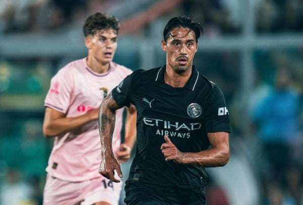 Kocak, Nama Pemain Keturunan Indonesia Tijjani Reijnders di Jersey Manchester City Typo Kocak, Nama Pemain Keturunan Indonesia Tijjani Reijnders di Jersey Manchester City Typo