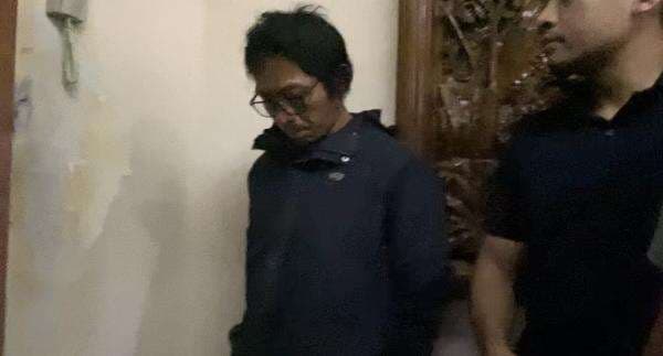 Pelaku Pembunuhan Sandy Permana Sembunyi Dua Hari di Kuburan, Keluar karena Kelaparan Pelaku Pembunuhan Sandy Permana Sembunyi Dua Hari di Kuburan, Keluar karena Kelaparan