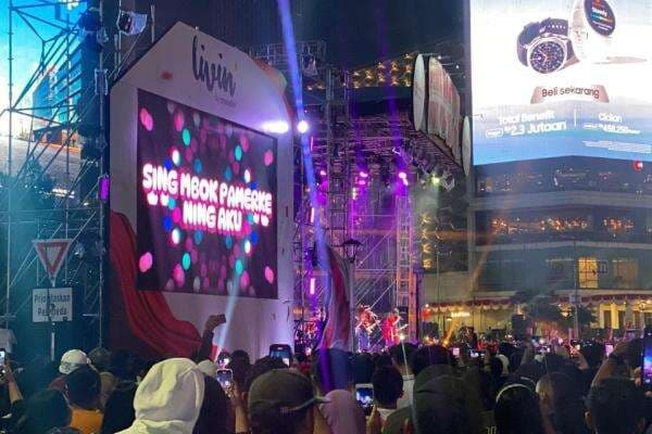 Nella Kharisma Goyang Pesta Rakyat, Ribuan Warga di Bundaran HI Terhibur Nella Kharisma Goyang Pesta Rakyat, Ribuan Warga di Bundaran HI Terhibur