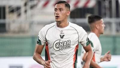Nestapa Kapten Timnas Indonesia Jay Idzes: Klub Masuk Zona Merah, Absen Lawan Juventus Nestapa Kapten Timnas Indonesia Jay Idzes: Klub Masuk Zona Merah, Absen Lawan Juventus