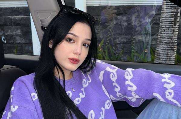 Netizen Ramai Tanya Kabar Cerai Usai Yasmine Ow Pajang Foto Lebaran Tanpa Aditya Zoni Netizen Ramai Tanya Kabar Cerai Usai Yasmine Ow Pajang Foto Lebaran Tanpa Aditya Zoni