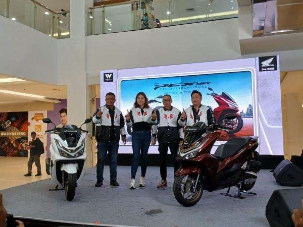 New Honda PCX 160 Resmi Meluncur di Jakarta dan Tangerang, Dibanderol Mulai Rp33 Juta New Honda PCX 160 Resmi Meluncur di Jakarta dan Tangerang, Dibanderol Mulai Rp33 Juta