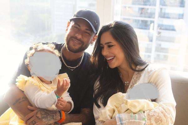 Kisah Tak Biasa Neymar Jr, Pesepakbola Brasil Punya 4 Anak dari 3 Ibu Berbeda Kisah Tak Biasa Neymar Jr, Pesepakbola Brasil Punya 4 Anak dari 3 Ibu Berbeda