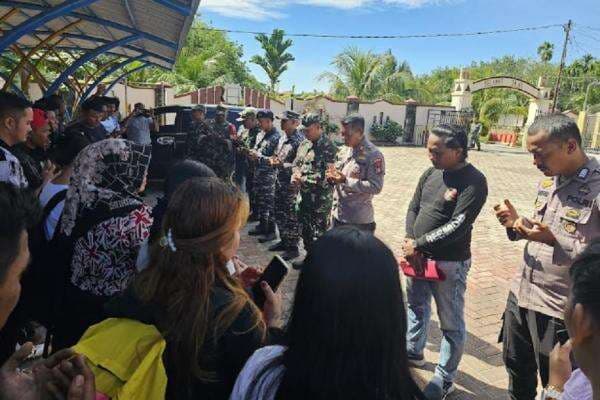 Ngeri! Kapal Pengangkut 32 TKI Ilegal dari Malaysia Tenggelam di Perairan Bengkalis Ngeri! Kapal Pengangkut 32 TKI Ilegal dari Malaysia Tenggelam di Perairan Bengkalis