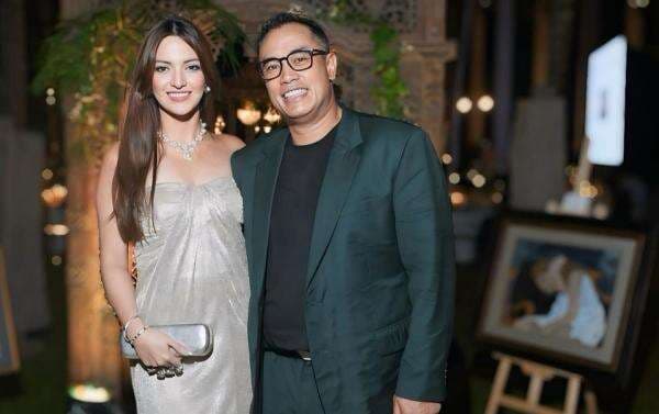 Pesan Haru Nia Ramadhani untuk Mikhayla Zalindra Bakrie yang Ultah 13 Tahun Pesan Haru Nia Ramadhani untuk Mikhayla Zalindra Bakrie yang Ultah 13 Tahun